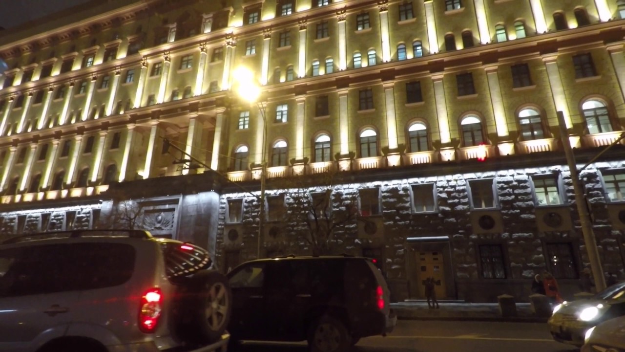 Вези меня, извозчик — на такси по ночной Москве