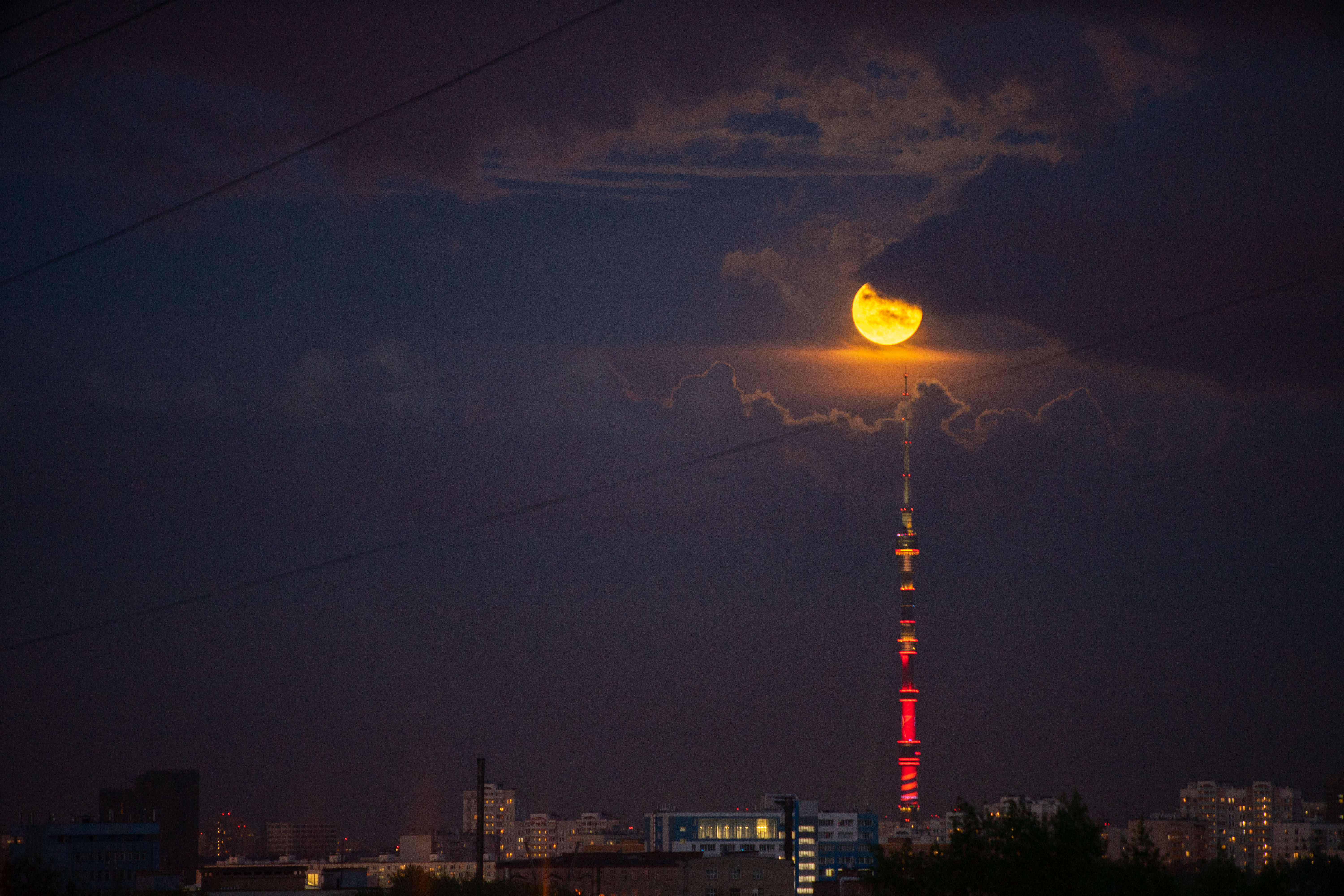 Луна над Останкино